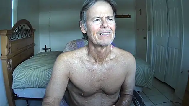 nakeedcowboi65 webcam