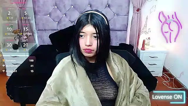 esmeralda-18 - Esmeralda-18's free webcam - UK Sex Cams