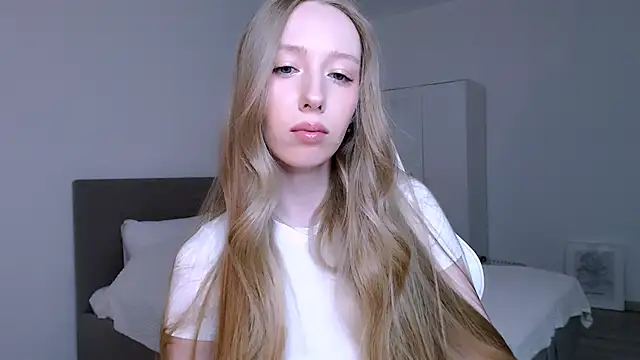 Luna_insniity webcam