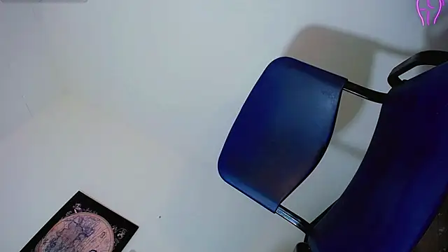 katha_Crawford webcam