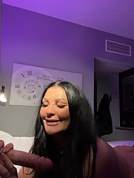 Nola_Luxx-offiziell webcam