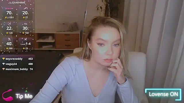 PolinaXXXXJones webcam