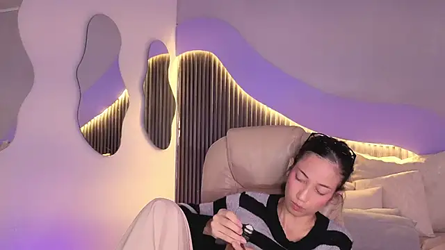 hot_little_bunny webcam