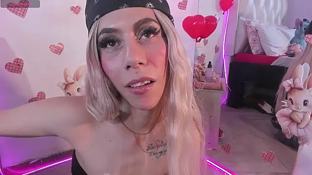 Darlyn_tenderhot__ webcam