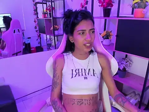 KarlaSlutSkinny__ webcam