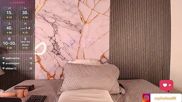 big_tits_in_your_face webcam