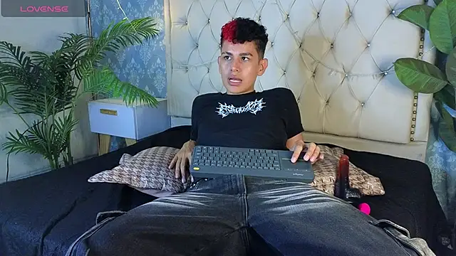 Blakee_Blossom webcam