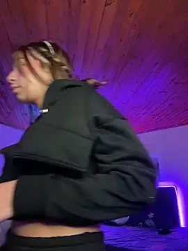 Isabella18_pink webcam