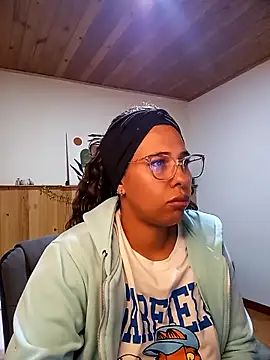 IVONNE_COLLINS33 webcam