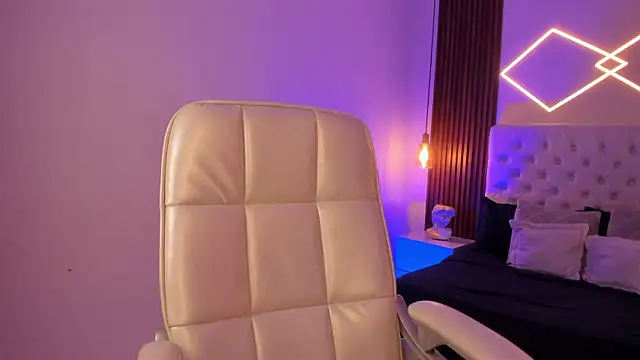 zamabycrucie - ZamabyCrucie's free webcam - UK Sex Cams