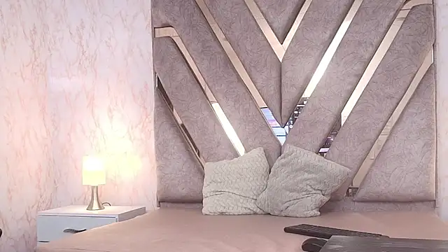 giselle_hotlove - GISELLE_HOTLOVE's free webcam - UK Sex Cams