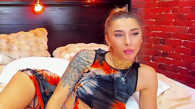 ChristynaRoss webcam