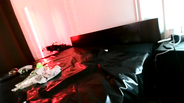 PlayfulThomas webcam