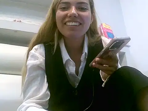 VittoriaTaylor webcam