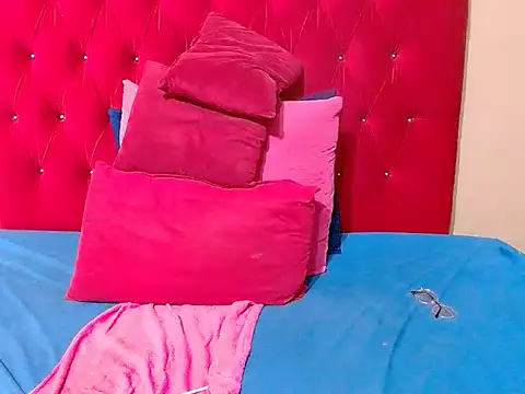 Hotsexyberry25 webcam