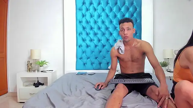 Ivan_and_Sarha webcam