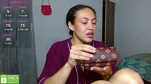 Olivia_Bright webcam