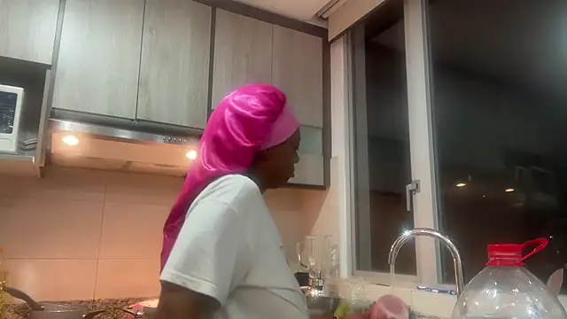 ChocolateCakeQueen webcam