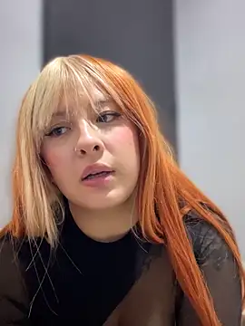 CharlotteUwU_ webcam