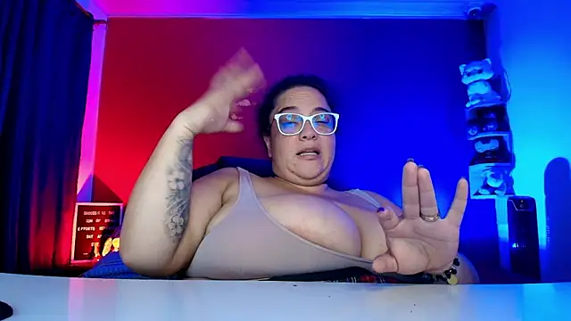 lulubigtitts1 webcam