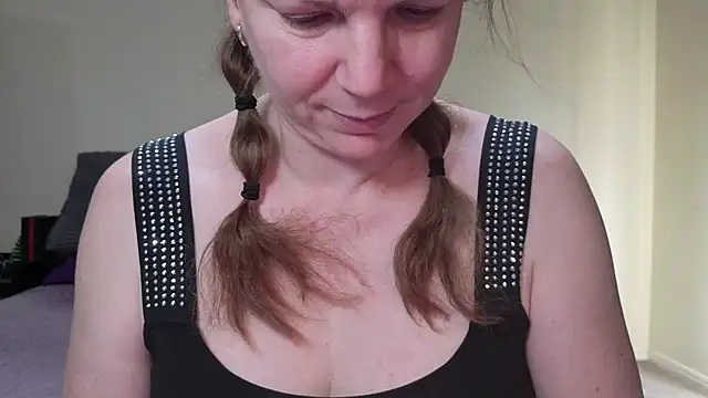 AussieKittyPurr webcam