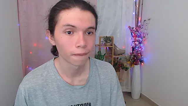 xoxo_smiles - Xoxo_Smiles's free webcam - UK Sex Cams