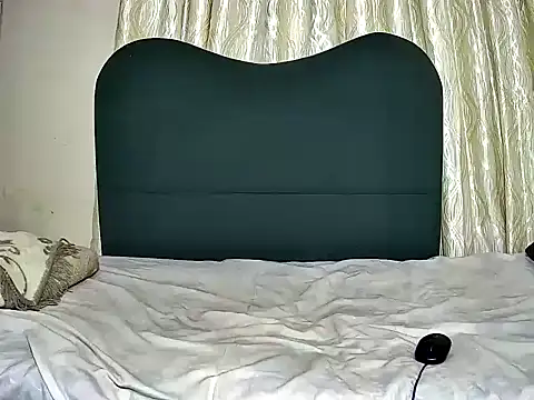 Exotic_FreakyQueen webcam