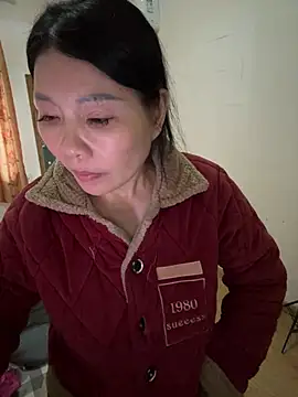 美女xiiuuff18在线直播