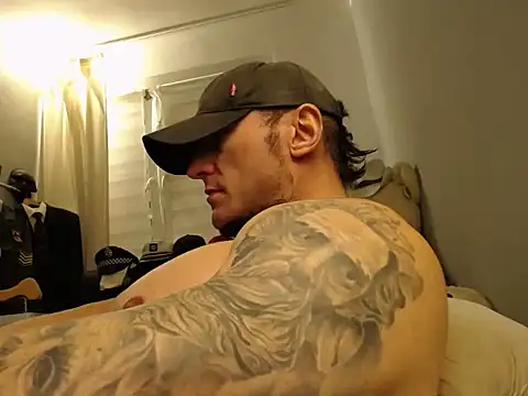 ballardbret (Ask my age) - Cock stroking, flexing, dirty talking. X