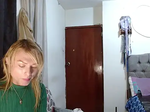 skarleth_hot21 webcam