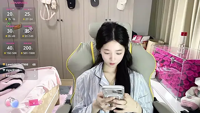 美女OiOi-666在线直播