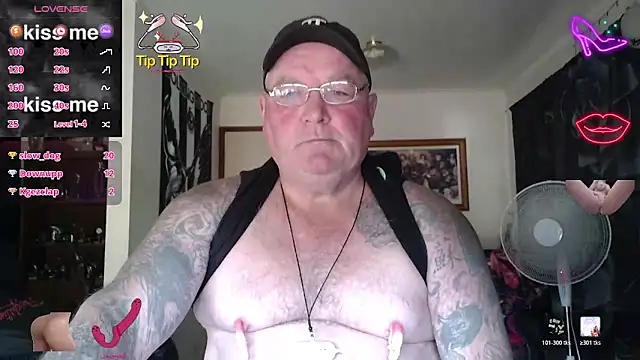 KINKYBLUEYES69 webcam