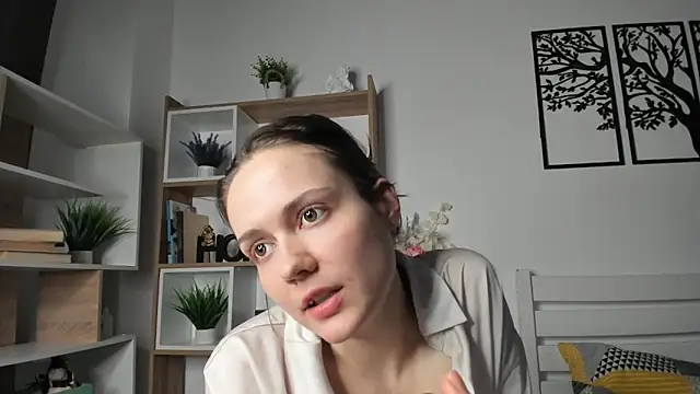 MalvinaTrafford webcam