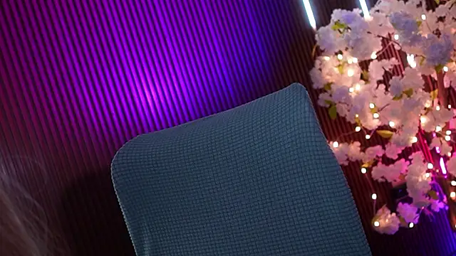 xxforyoureyesonlyxx webcam