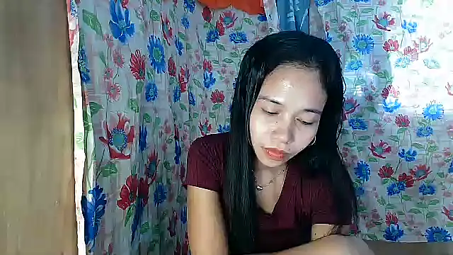 PinaySkinnyGirl webcam