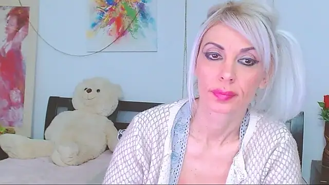 honeylara - HoneyLara's free webcam - UK Sex Cams