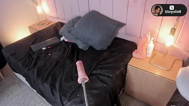 Hillary_Collins1 webcam