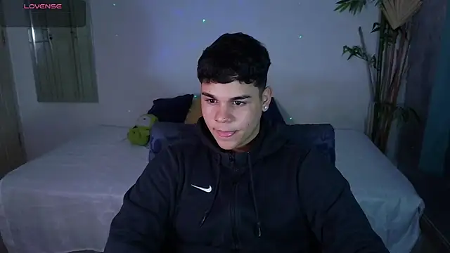 eithan_jonnes webcam