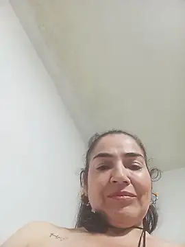 Webcam Model (MaryRoze_)  is live.Free join now!