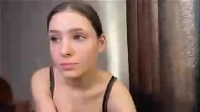 FoxieFlare from StripChat is Freechat