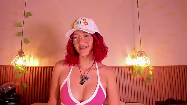 daphne_courtis - Daphne_courtis's free webcam - UK Sex Cams