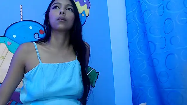 skinnysexzara18 webcam