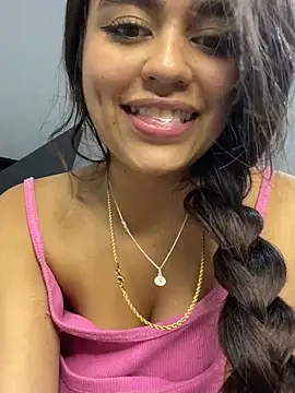 Webcam Model (ALINA_EF)  is live.Free join now!