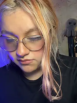 Sophia_Weest99 webcam