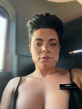 LukeLouHarvey webcam