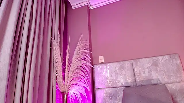 EllaVillaluna webcam