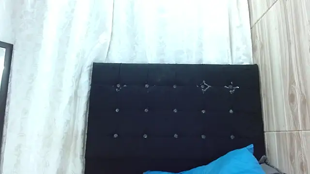 Camil4_milf_1 webcam