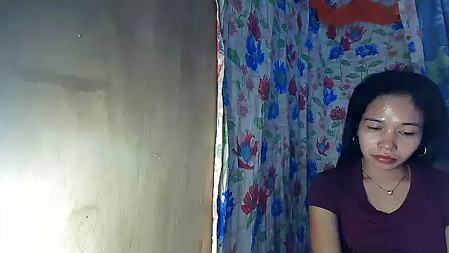 PinaySkinnyGirl webcam
