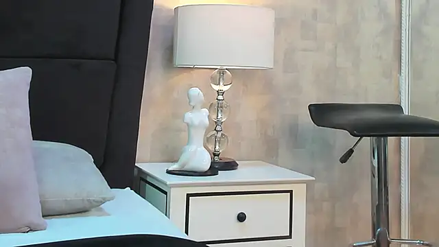 NahomyCarther webcam