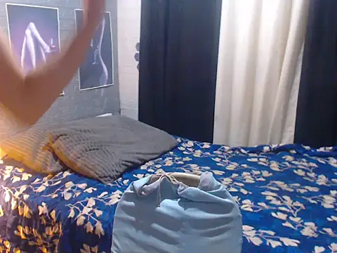 AsianDestroyer webcam